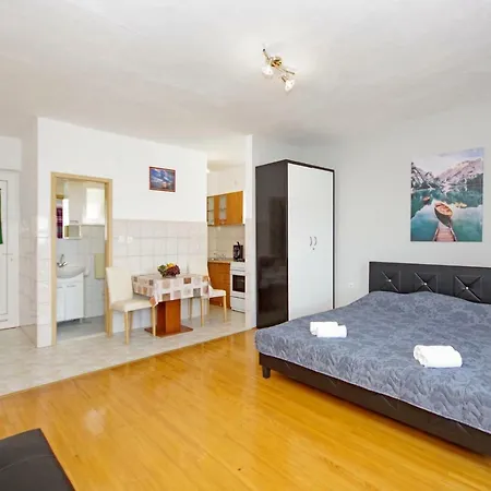 Horus Apartman-rogoznica روغوزنيكا