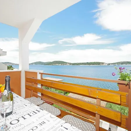 Horus Apartman-rogoznica * روغوزنيكا