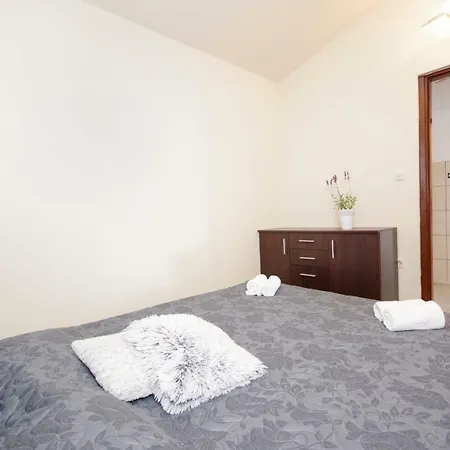 Horus Apartman-rogoznica شقة