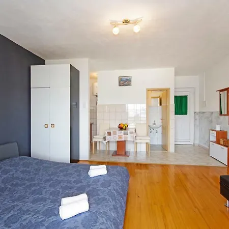 Horus Apartman-rogoznica شقة *