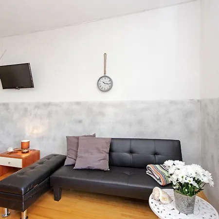 Horus Apartman-rogoznica شقة روغوزنيكا