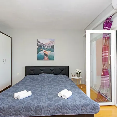 Horus Apartman-rogoznica شقة *