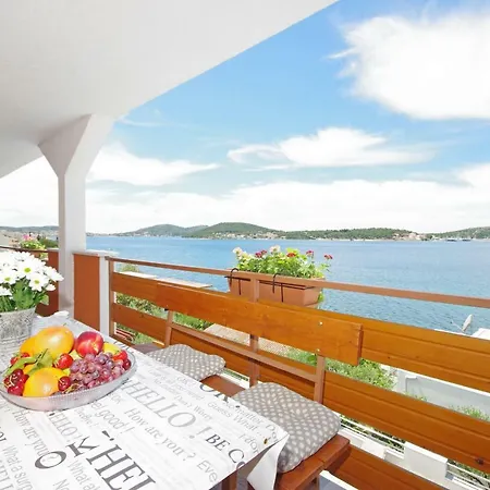 Horus Apartman-rogoznica شقة