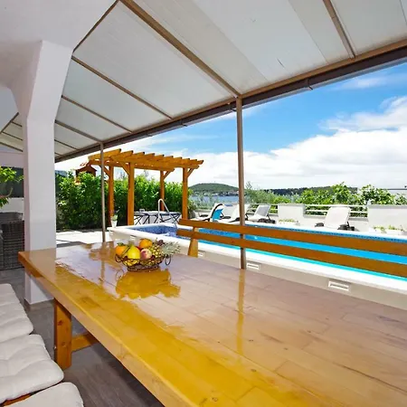 Horus Apartman-rogoznica روغوزنيكا