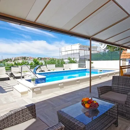 Horus Apartman-rogoznica شقة *