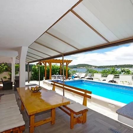 Horus Apartman-rogoznica *