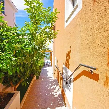 Horus Apartman-rogoznica شقة